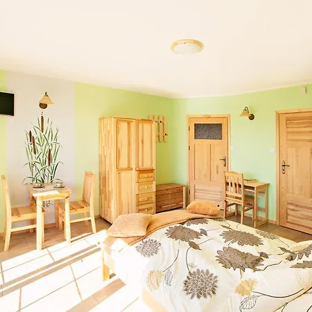 Nad Wielkim Szelągiem Gospodarstwo agroturystyczne *